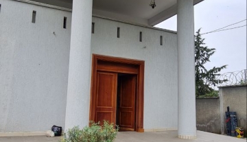 Contemporary house for rent 